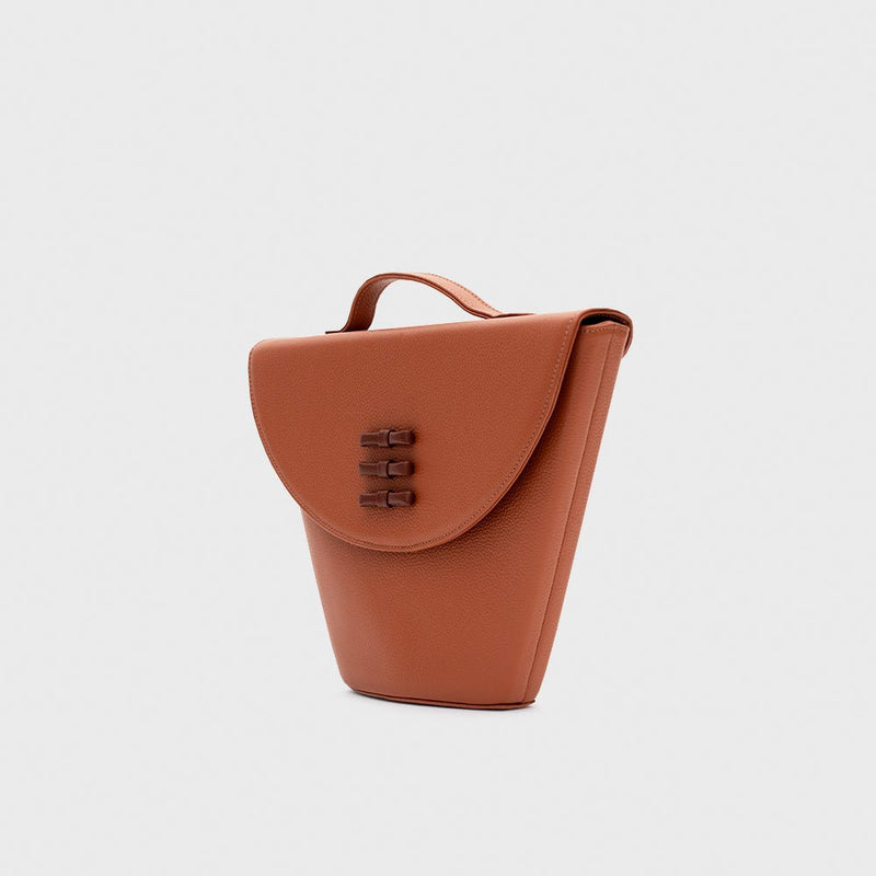 LUCILLE FLAP TRAPEZE BAG COBRE - Imagen 4